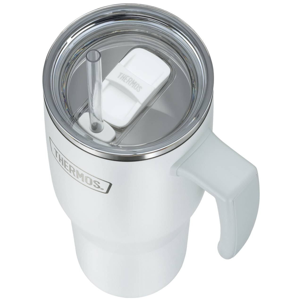 Es handelt sich um eine weiße Thermoskanne mit Henkel und einem durchsichtigen Deckel, in den ein Trinkhalm integriert ist. Auf dem Deckel befindet sich ein kleiner, rechteckiger Verschluss. An der Seite ist das Wort "Thermos" aufgedruckt.